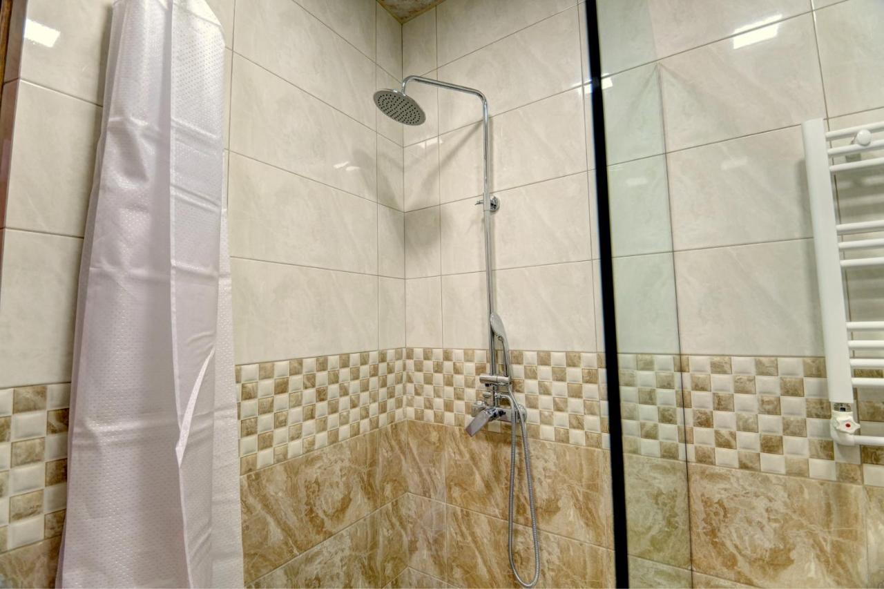 Hotel Sesil Gyumri Ngoại thất bức ảnh
